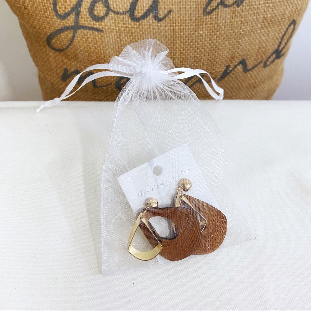🎀 NEW • Brown & Golden Wood Boho Dangle Earrings - Picture 5 of 5